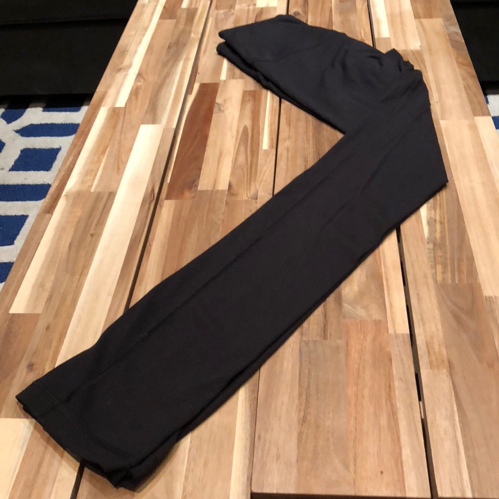 black Victoria Secret yoga pants
